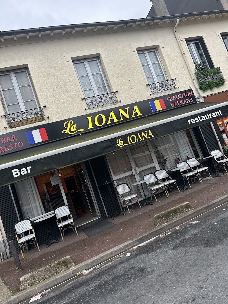 Fațada restaurantului La Ioana din La Courneuve